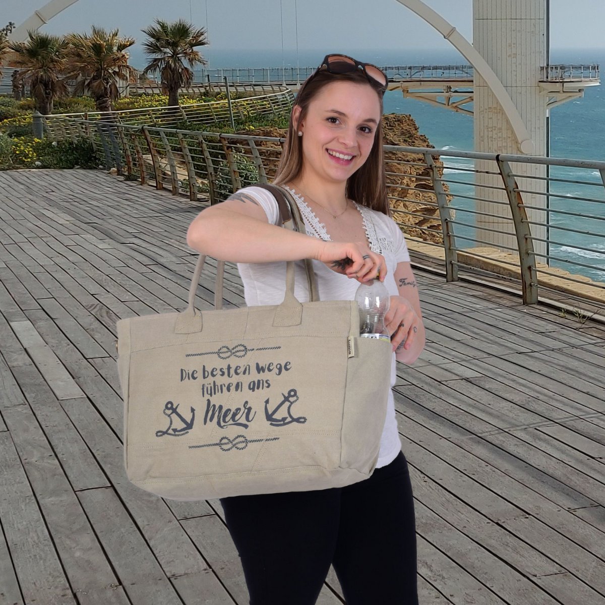 Sunsa grote dameshandtas. XXL tas gemaakt van canvas en leer. Strandtas/weekendtas in maritiem motief.