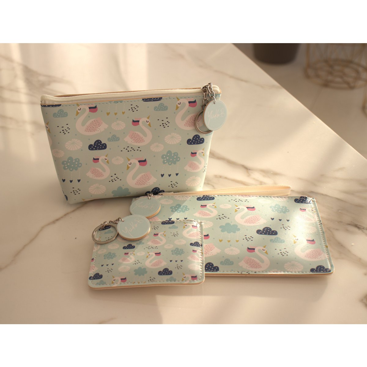 Carlie coin purse - Swans