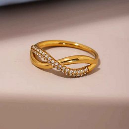 Michelli - Double Layer Cross Gold Ring