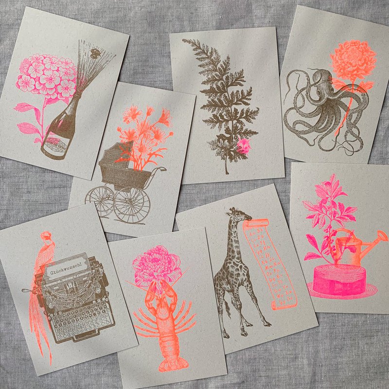 Ansichtkaart voor de geboorte / kinderwagen met bloemen / milieuvriendelijk papier