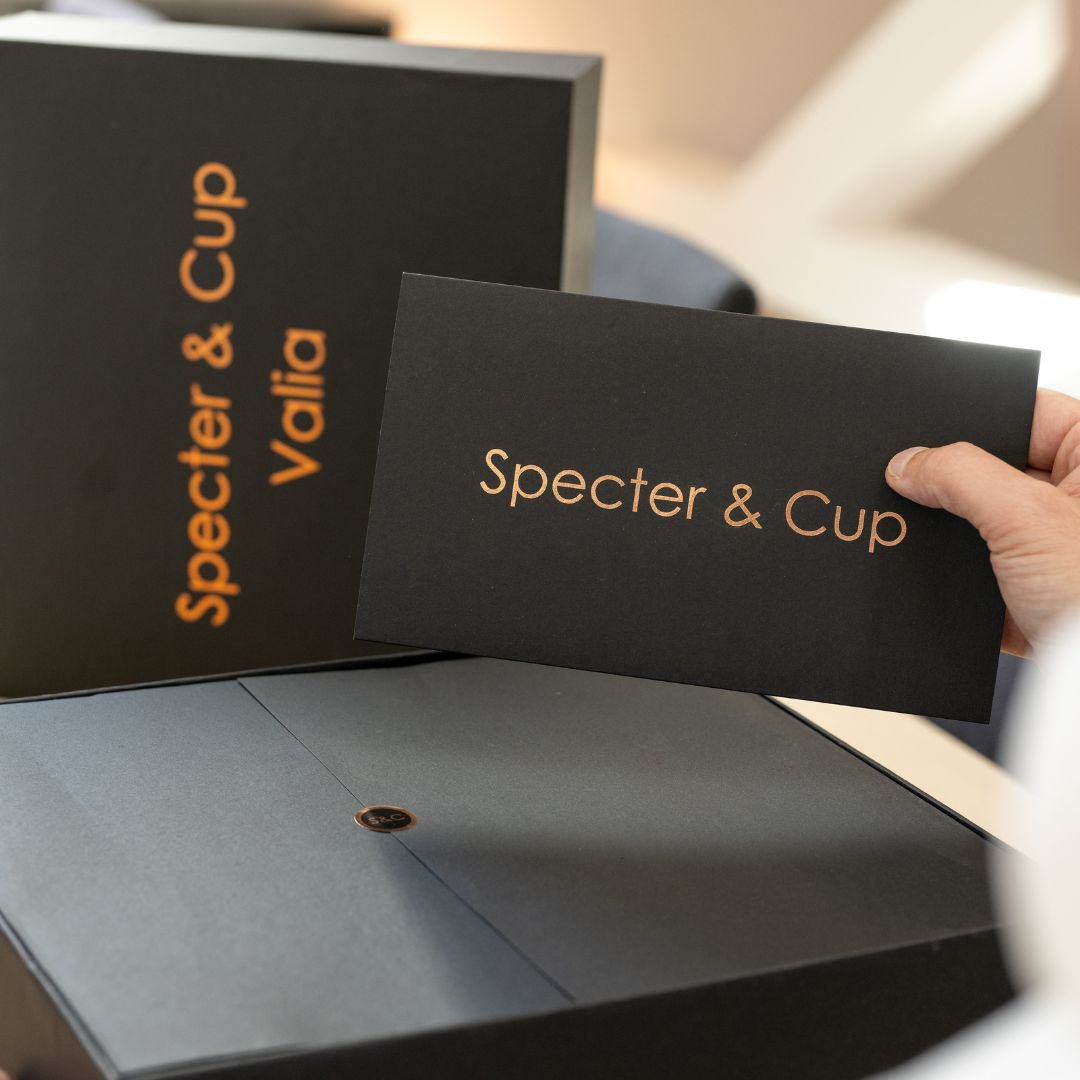 Valia copper cup set - 4x cocktail cups (hammered, Roman-embossed style, 300 ml) + 6-piece accessory set
