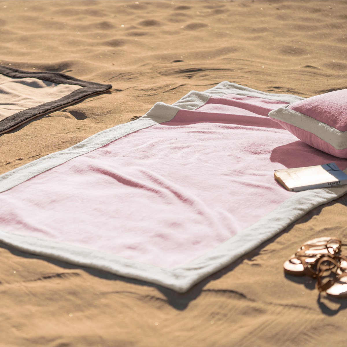 Beach Towel 90x170cm  519 Gum Pink  / Vanilla