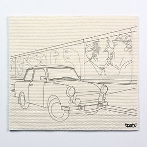 Sponge cloth furbi: Trabi in front of the Berlin Wall