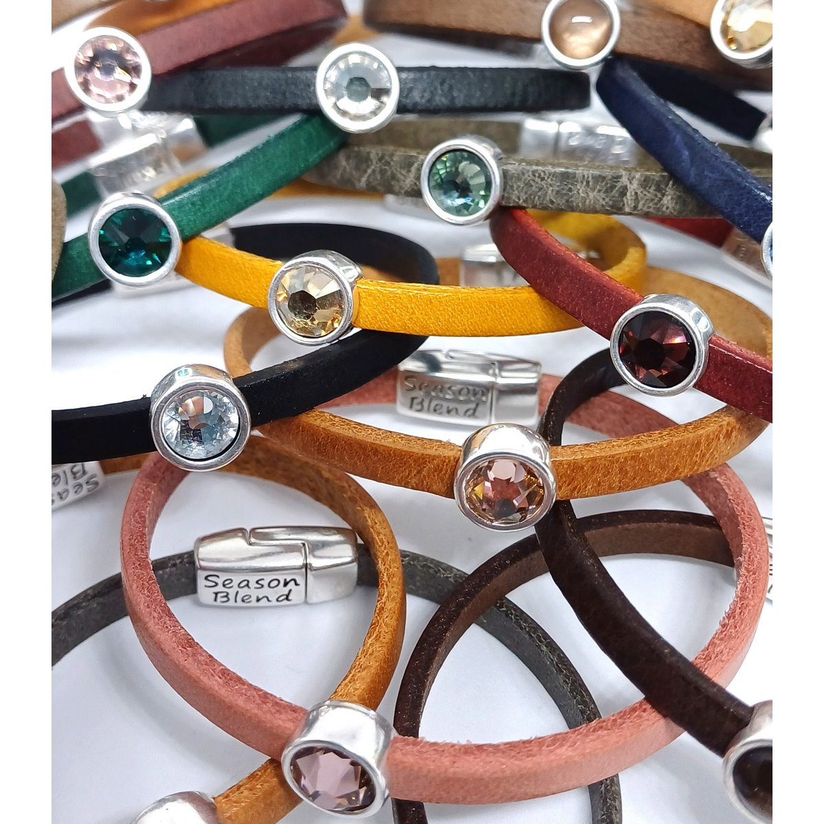 Timeless leather bracelet antique silver plated colorful