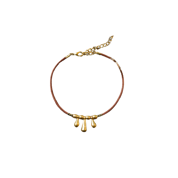Pulsera de cuero 3 pequeños colgantes de latón » Hecho a mano