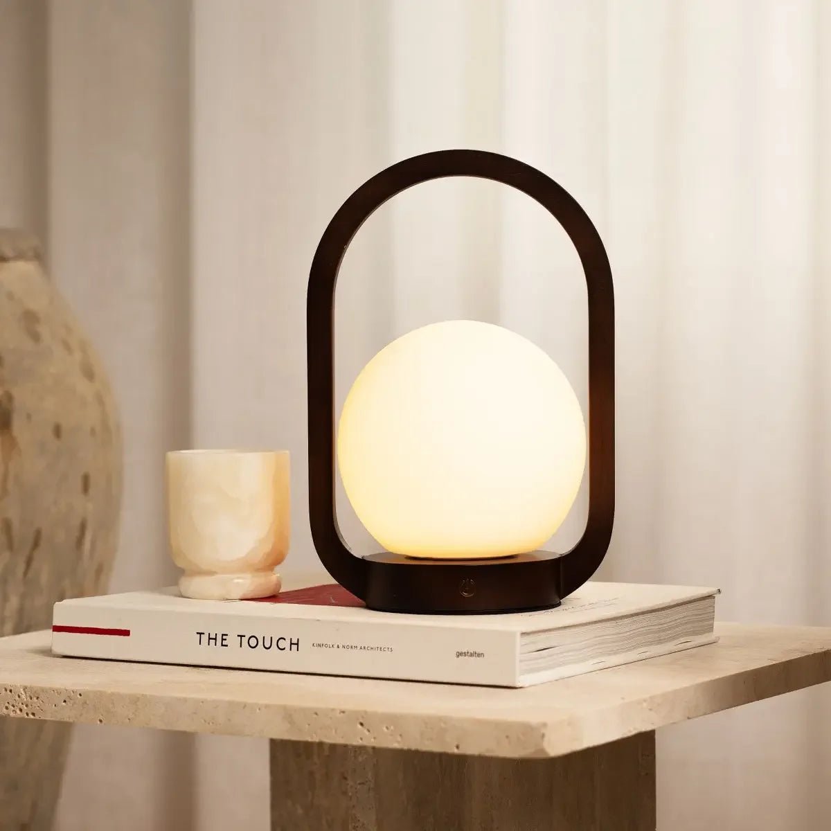 Skye dunkelbraune wiederaufladbare Holzlampe