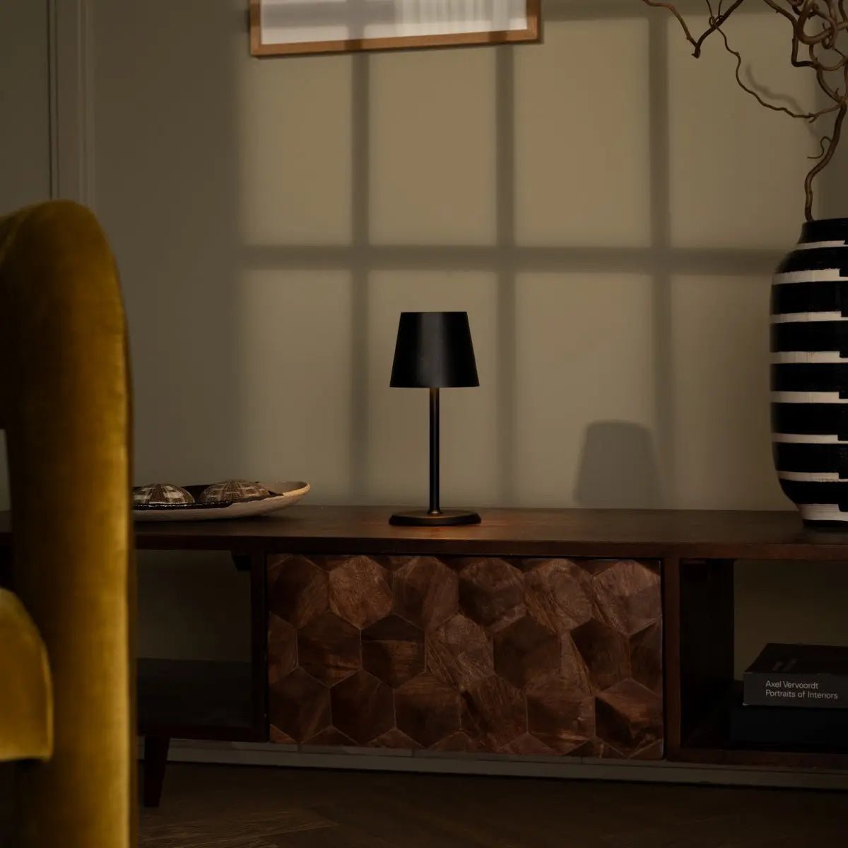 James Black Rechargeable Table Lamp