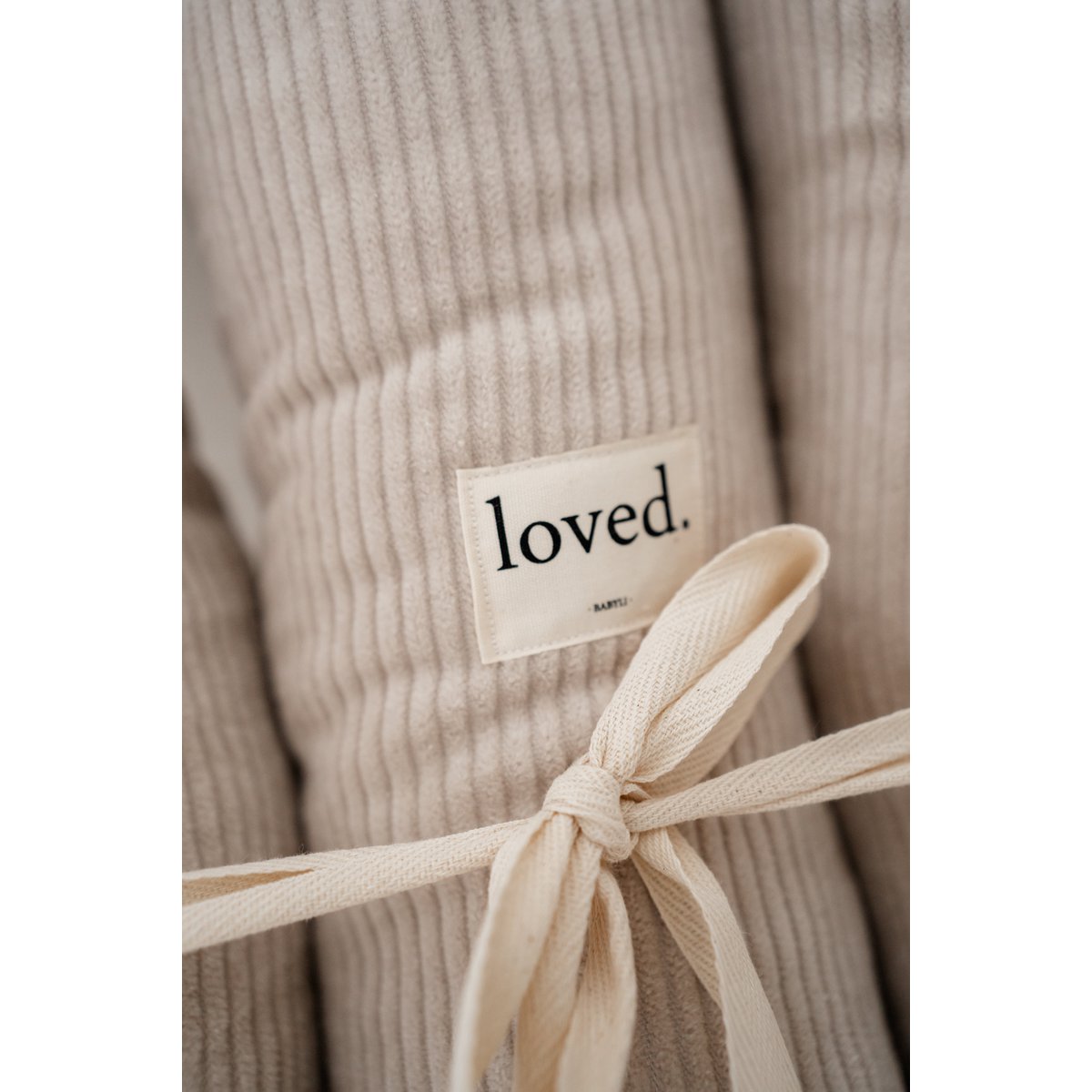 Borde de cama serpiente crema/beige CORD