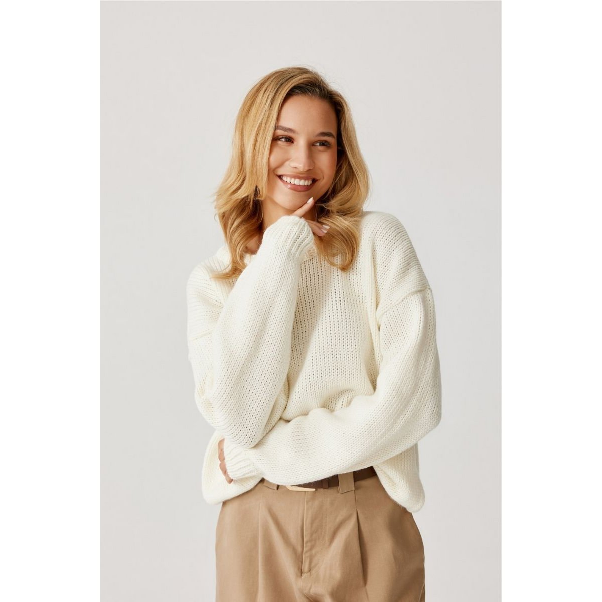 Sweter z wełną GIGI - OFF WHITE