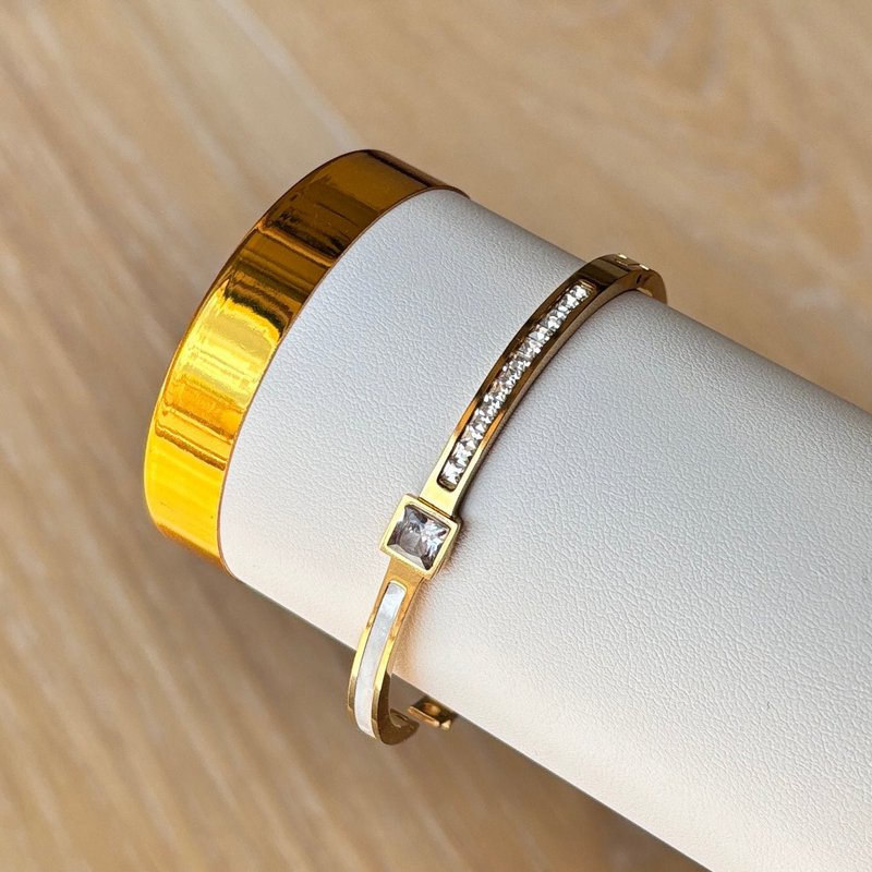 SQUARE – Starres Armband aus Stahl, Gold und Zirkon