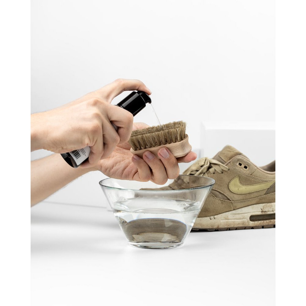 The Cleanser | Sneaker cleaning concentrate with shoe brush