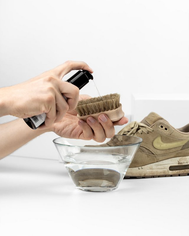 Rensemidlet | Sneakerrensekoncentrat med skobørste