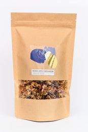 Granola with roses and cardamom, a delightful blend of sweet and aromatic flavors. Crunchy granola with a touch of floral and spice.