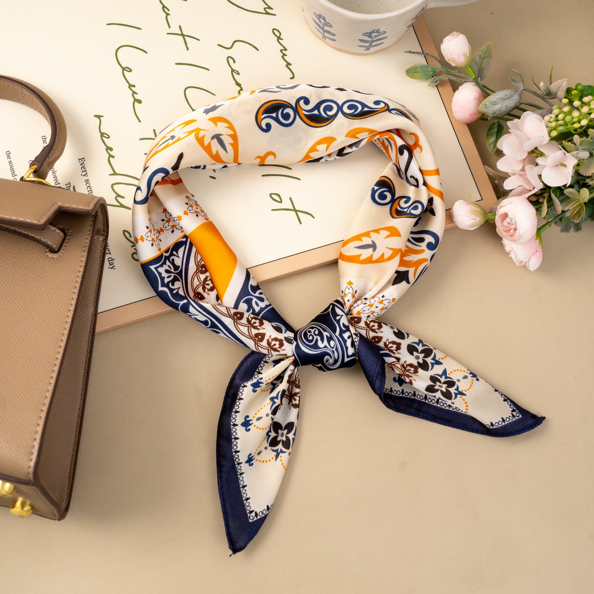 Kwadratowy szalik 70x70 poliester z efektem jedwabiu, eleganckie, kwiatowe wzory w stylu vintage