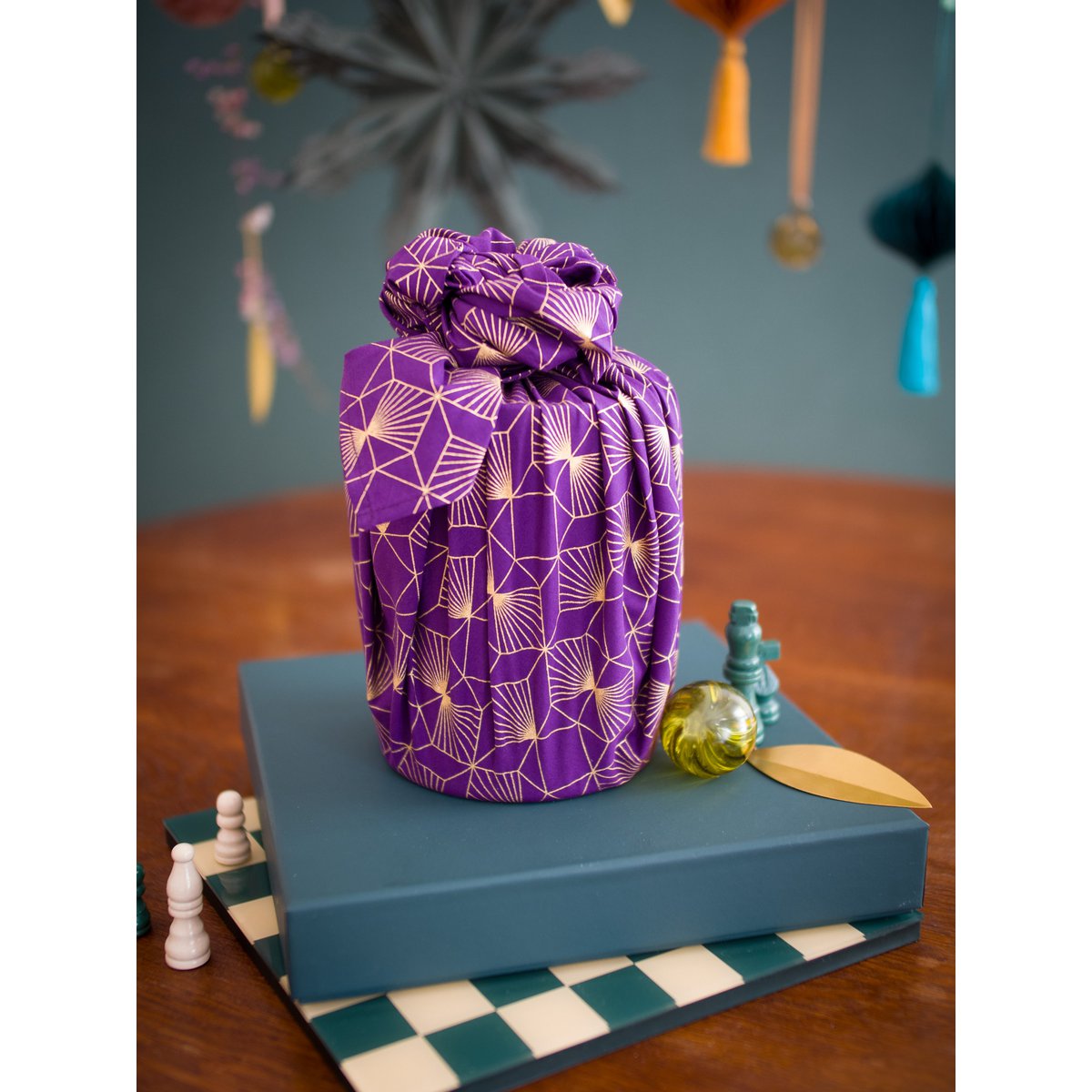 Furoshiki gaveindpakning Plum Diamonds stof gaveindpakning