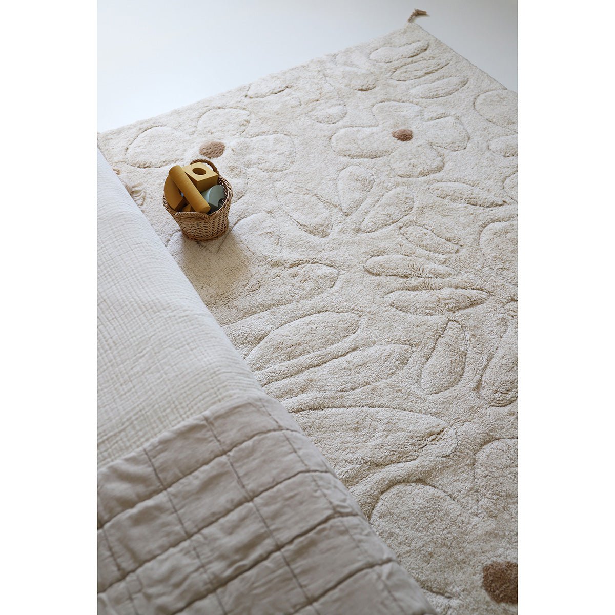 Waschbarer Kinderzimmerteppich aus Baumwolle mit Blumenmuster GENTLE FLORA