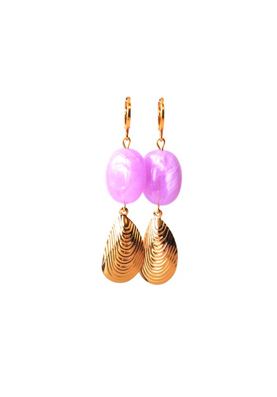 Pendientes con piedra violeta y colgante de concha de mejillón
