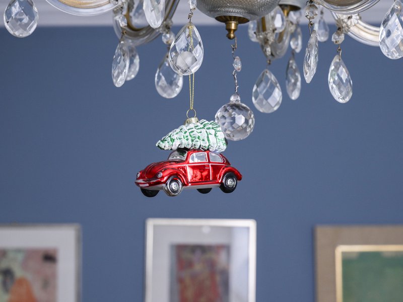 Volkswagen VW Beetle Glasdekoration/Weihnachtsschmuck in Geschenkbox – Rot mit Baum