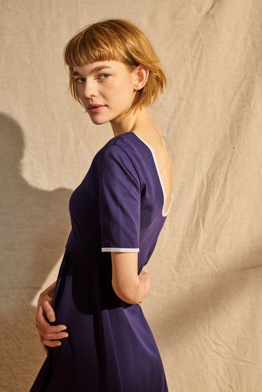 Enea jurk in violetblauw met witte bies voor dames