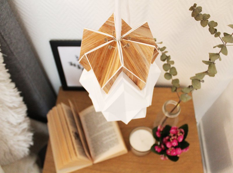 Małe zawieszenie Origami Design z papieru i drewna ekologicznego
