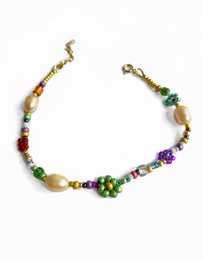 pulsera FLORES verdes y perlas