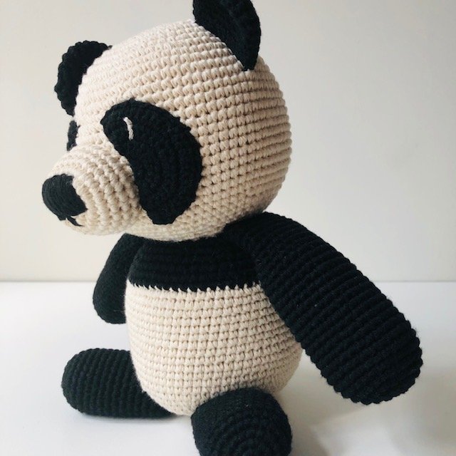 Luna-Leena panda Bear cuddle black & white - organic cotton - 0+ - hand crocheted in Nepal