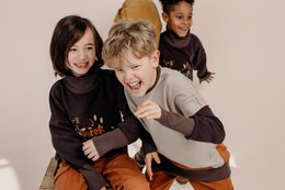 Kids Rollneck Sweatshirt - embroidery 3D brown