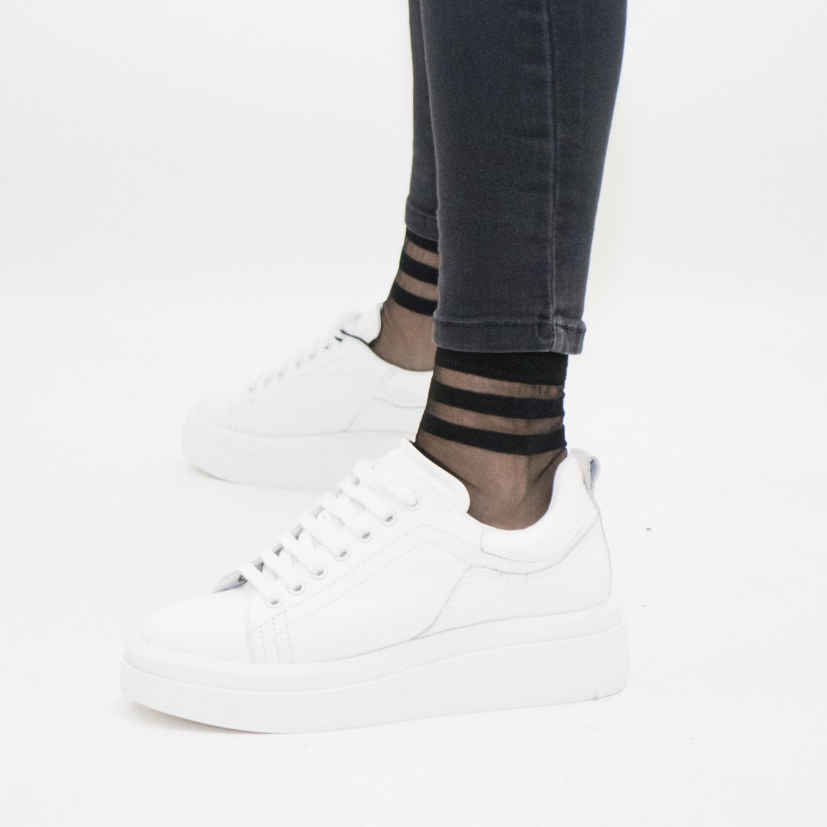 Widerstandsfähige, transparente Voile-Socken – Be a Neo Queen – Schwarz