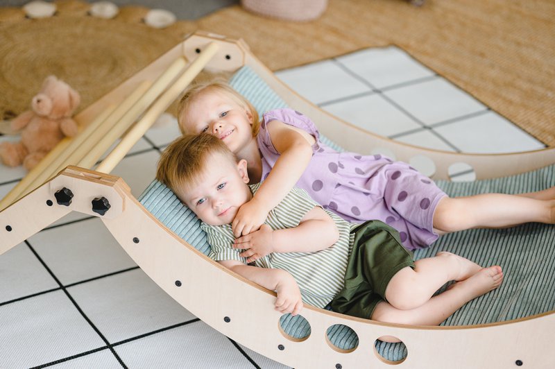 Juego de triángulo de escalada y balancín transformable Luula SLEEPER