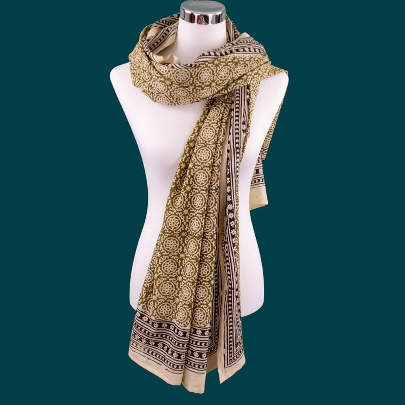 Pareo vert, Sarong, écharpe, serviette de plage, écharpe d'été, chiffon d'épaule, robe enveloppe, composé de coton 100%, imprimé avec des couleurs naturelles, fait à la main