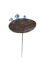 Métal grand bol de gorge bleue Birdfeeder sur bâton