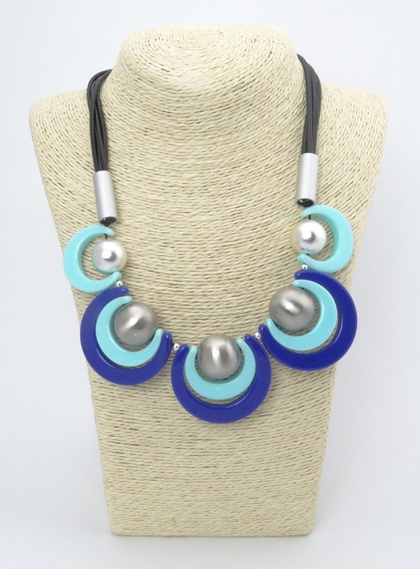 Collana di 4 corde in nero