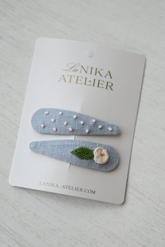 Barrettes à cheveux feuille de rose bleue + pois