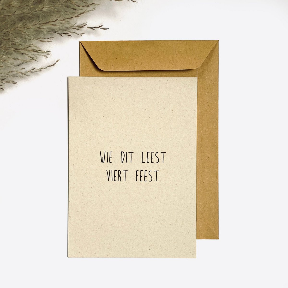 Carte postale - Celui qui lit ceci célèbre