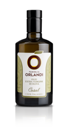 Orlandi Casal Extra Virgin Olive Oil, 0.5 l, dark green glass bottle, label with Orlandi logo, extra virgin olive oil.