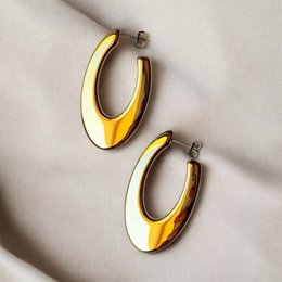 OVAL BLISS – Guld Oval Lobe Øreringe