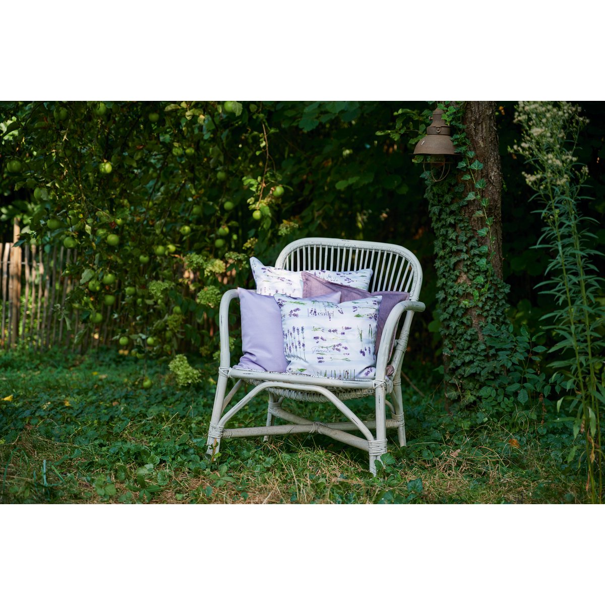 7304 Kissen weiß / flieder / lila / grün - 39X39