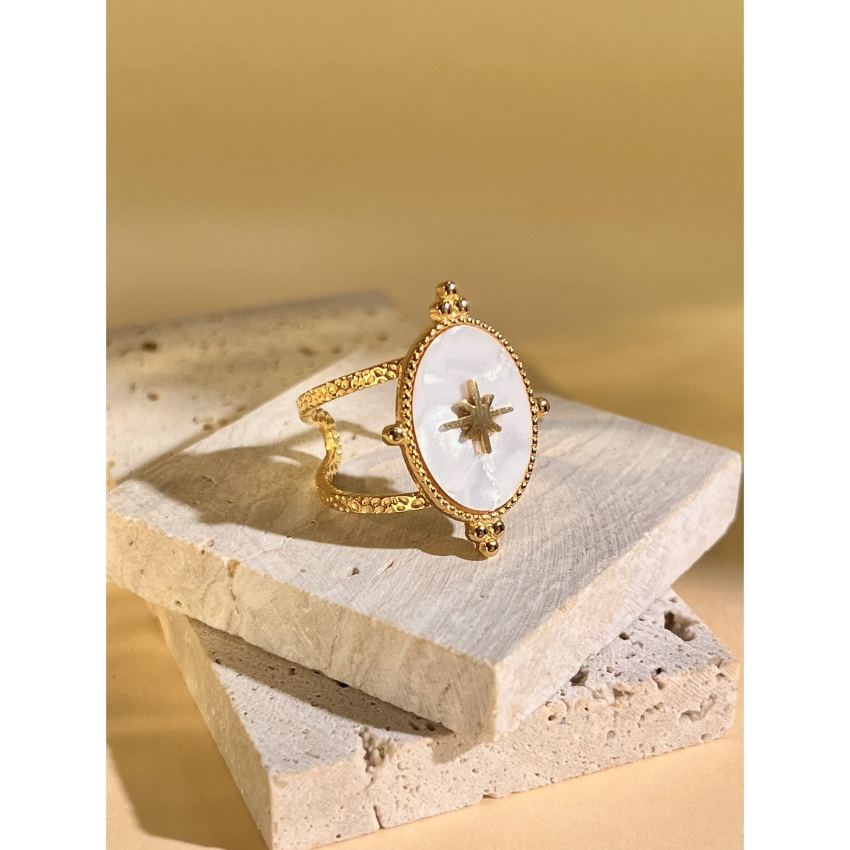 Witte hacre ovale ring gouden roestvrij staal