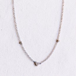 FW269 - Stainless steel fine necklace with 3 mini hearts - silver
