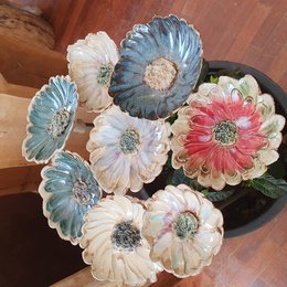 Blossom dream, D= 13 - 16 cm, couleurs mélangées, piquets de jardin, fleur, travail manuel, céramique, unique, grès, cadeau, mariage, anniversaire