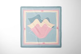 Quadratischer Seidenschal - MUSE 67*67 cm - Himmelblau
