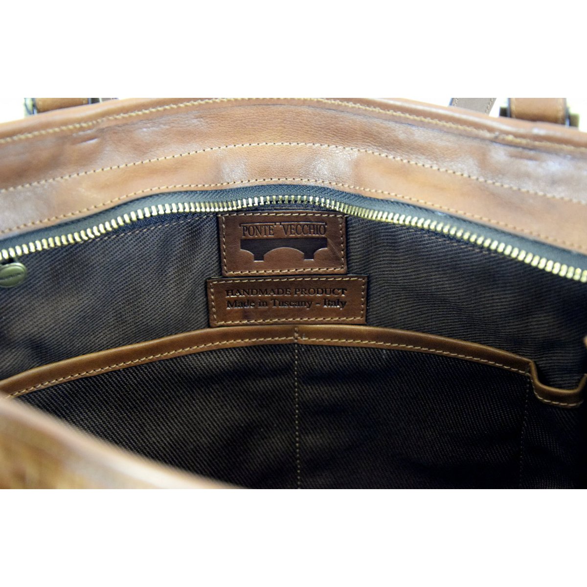 Sac femme en cuir longueur 33 cm x hauteur 23 cm