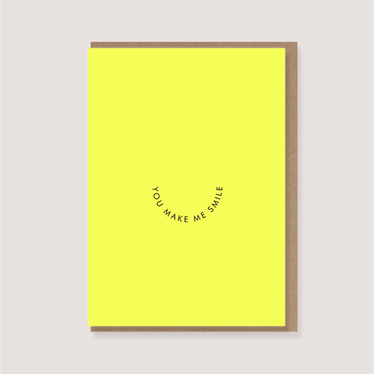 Tarjeta plegable con sobre - "Me haces sonreír"
