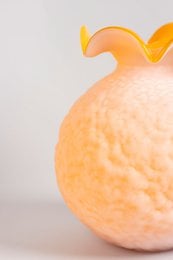 Koralvase (håndlavet uigennemsigtigt farvet glas)