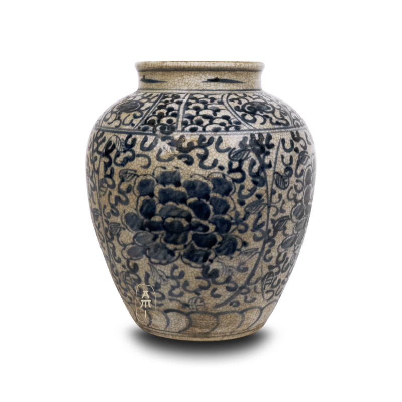 Little porcelain pot floral