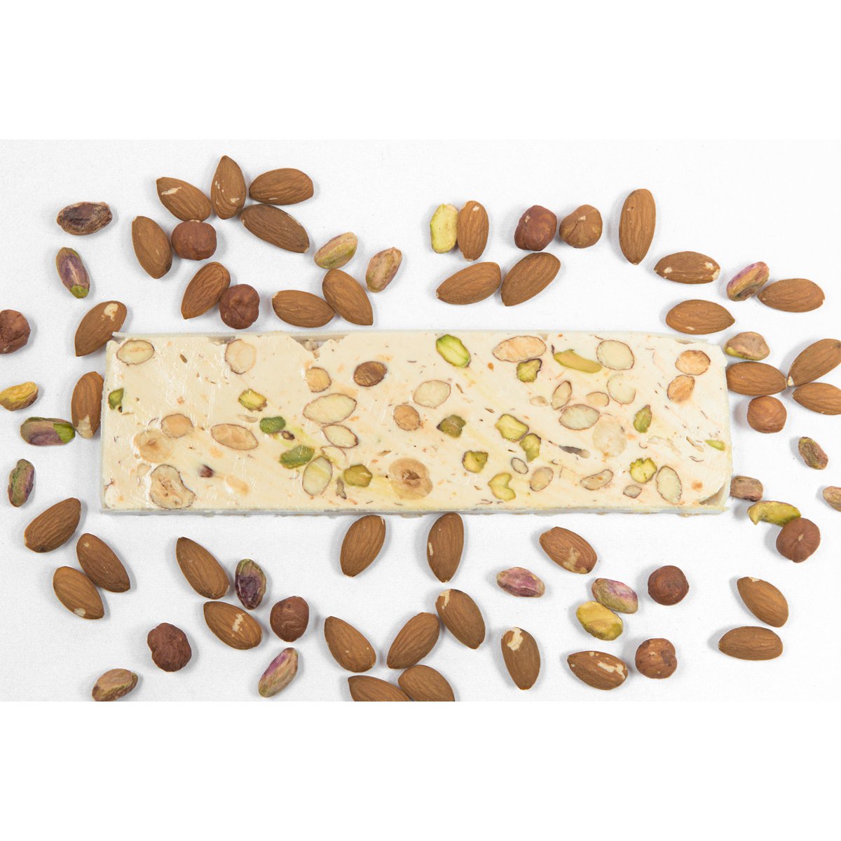 Nougat with honey, almonds and pistachios (100g bar)