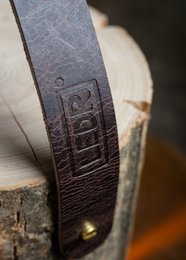Luce in legno - Legno di frassino M || edizione in pelle