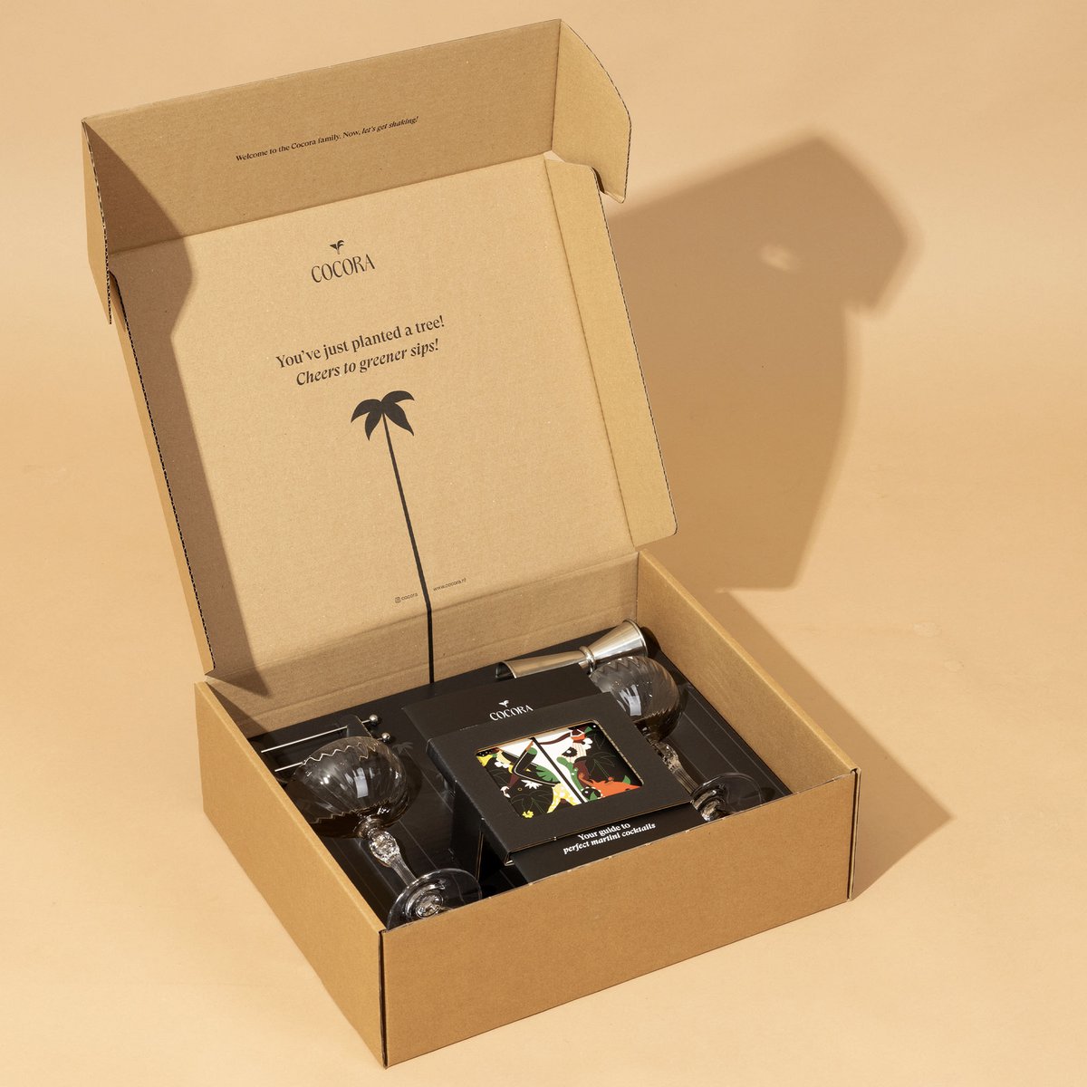Cocora Martini Gift Set - 8-piece Stainless Steel Cocktail Set - Cocktail Shaker - Coupe Martini Glasses - Cocktail Book - Sustainable