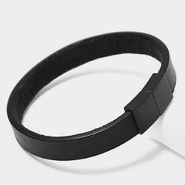 Leather Star ZM24 - Minimalist leather bracelet for men. Available in sizes S (18-19 cm), M (20-21 cm), L (22 cm), XL (23 cm). Made of high-quality leather with a simple, elegant design.