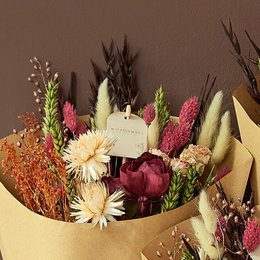 Trockenblumen-Feldstrauß – Wildbeere